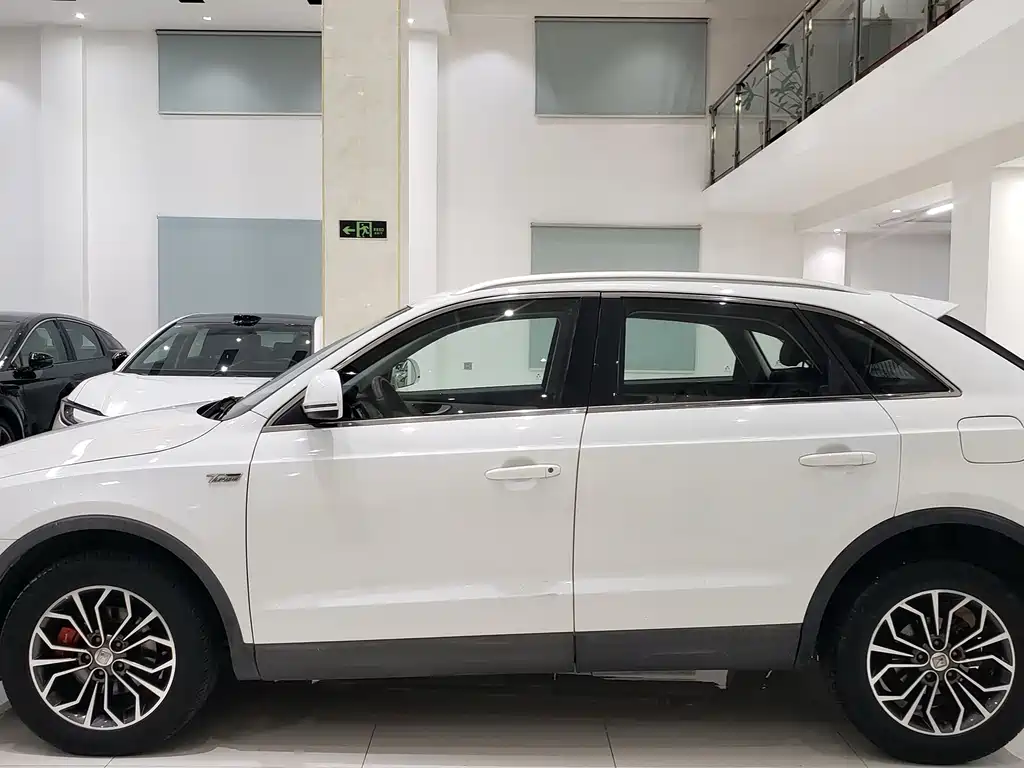 Zotye SR7 2017 — фото 13