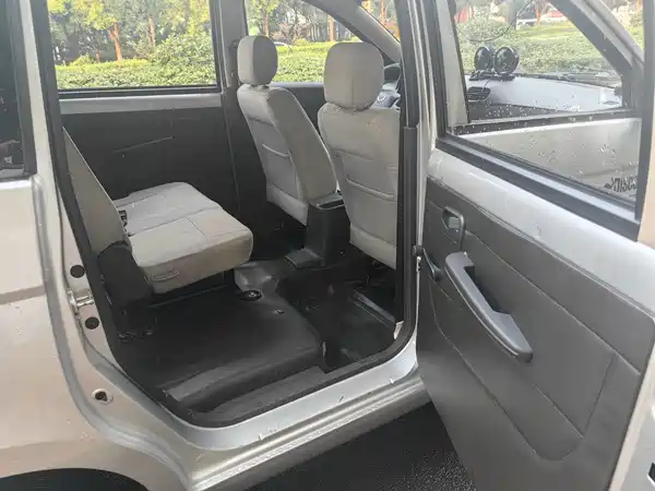 Wuling Hongguang 2016