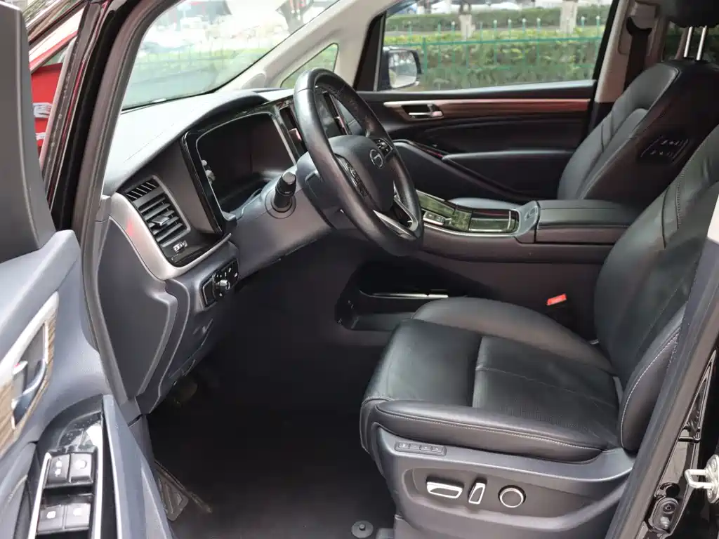 GAC Motor Trumpchi M8 2022 — фото 9