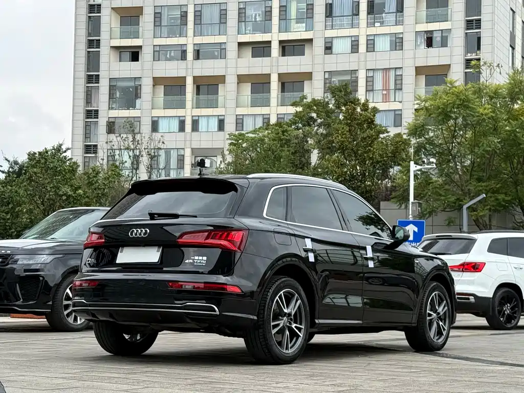 Audi Q5L 2019 — фото 7