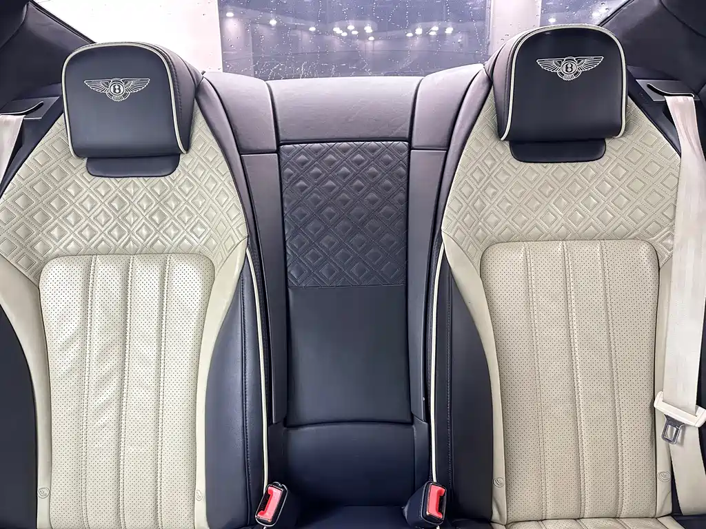 Bentley Continental 2015 — фото 12