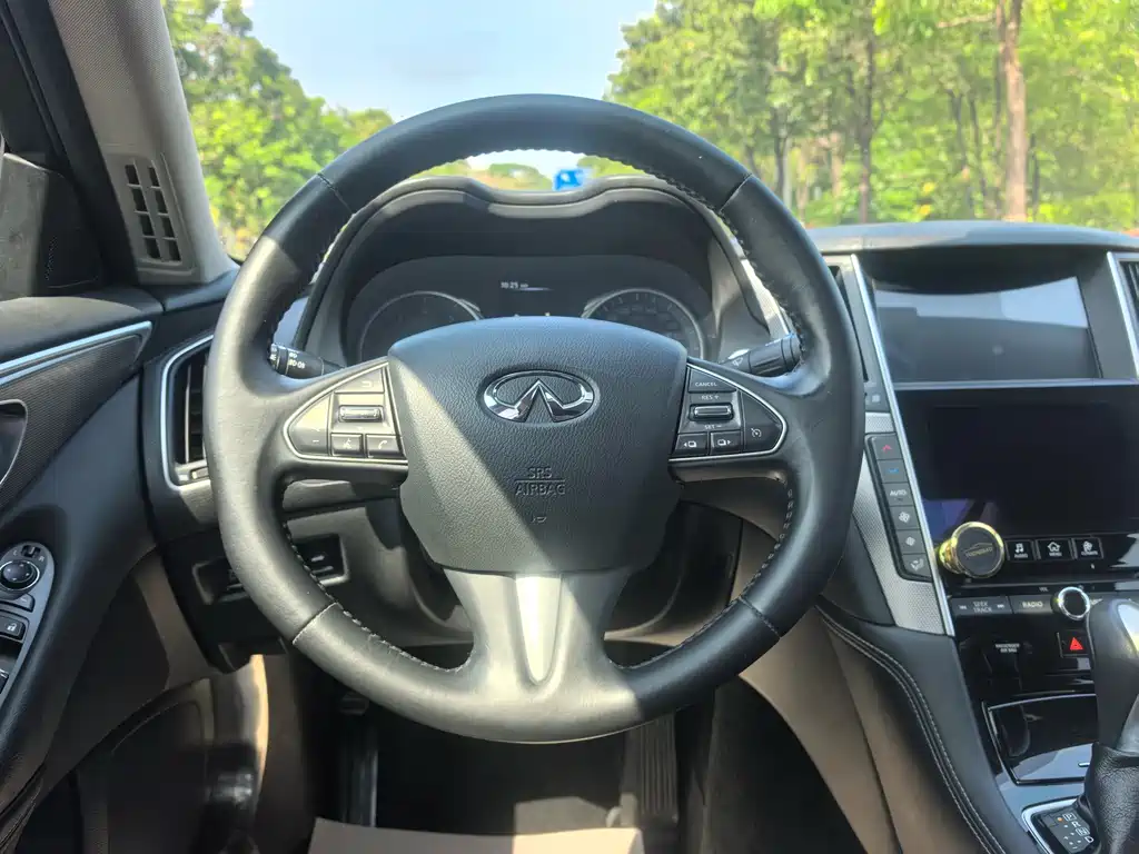 Infiniti Q50L 2015 — фото 16