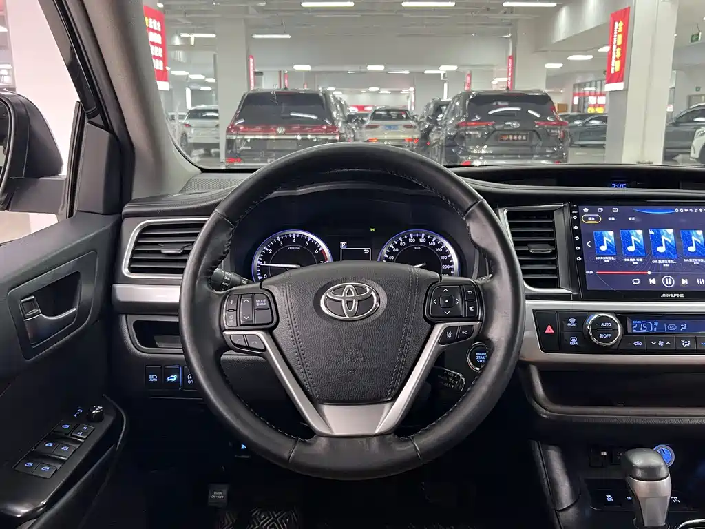 Toyota Highlander 2020 — фото 15