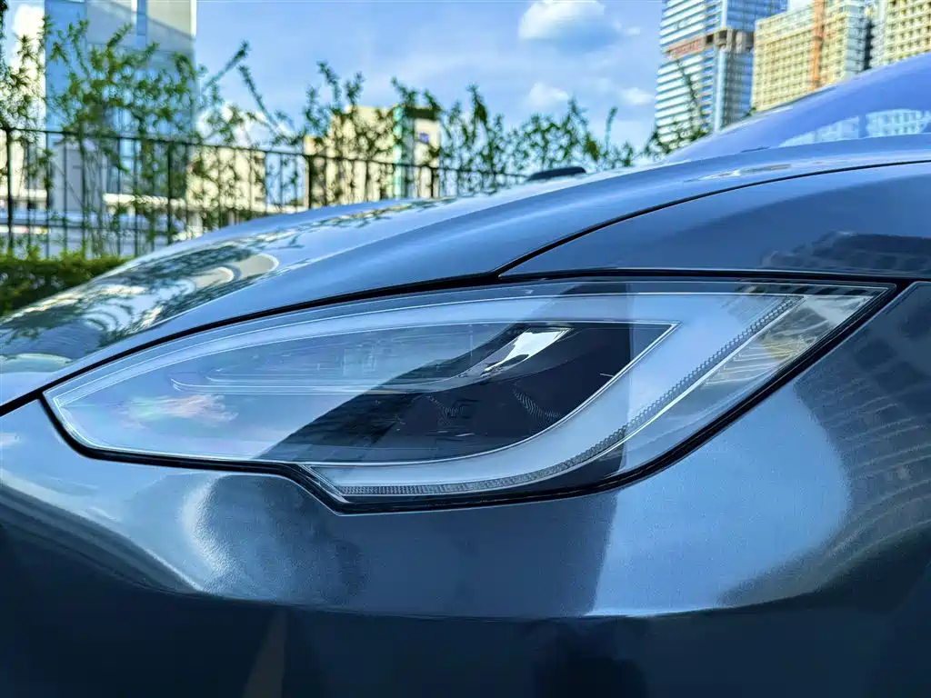 Tesla Model S 2019 — фото 19