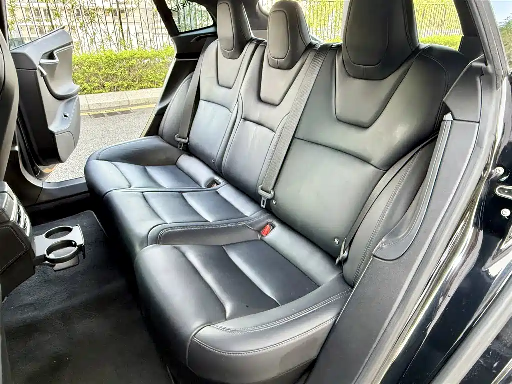 Tesla Model S 2019 — фото 14