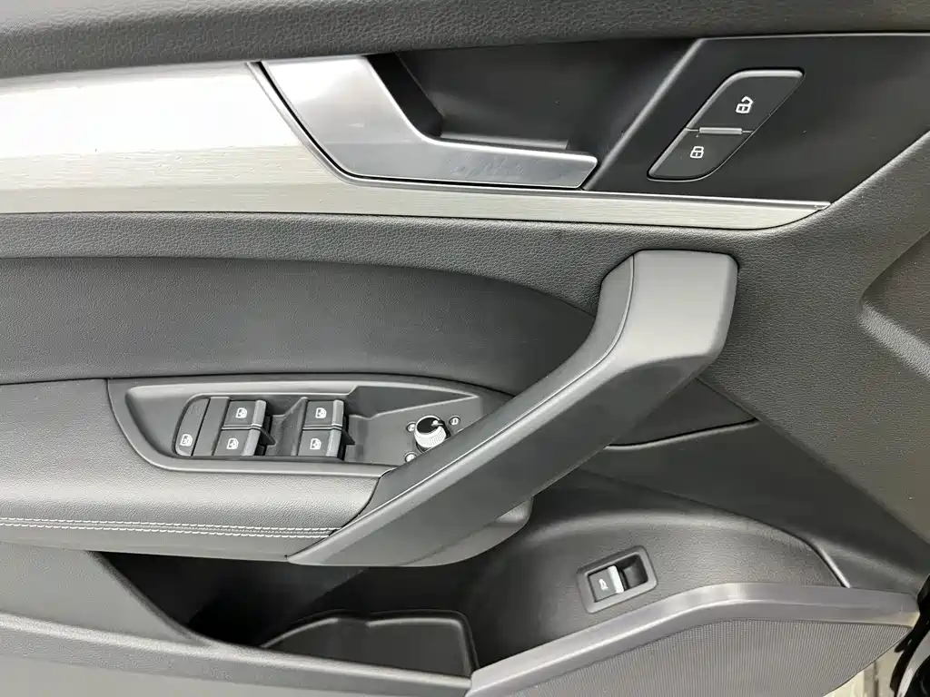 Audi Q5L 2020