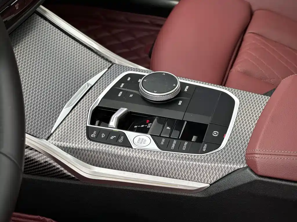 BMW 3 Series 2024 — фото 14