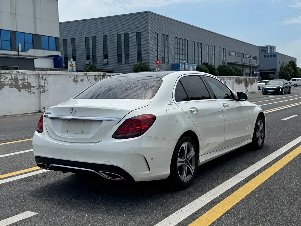 Mercedes-Benz C-Class 2018 — фото 12
