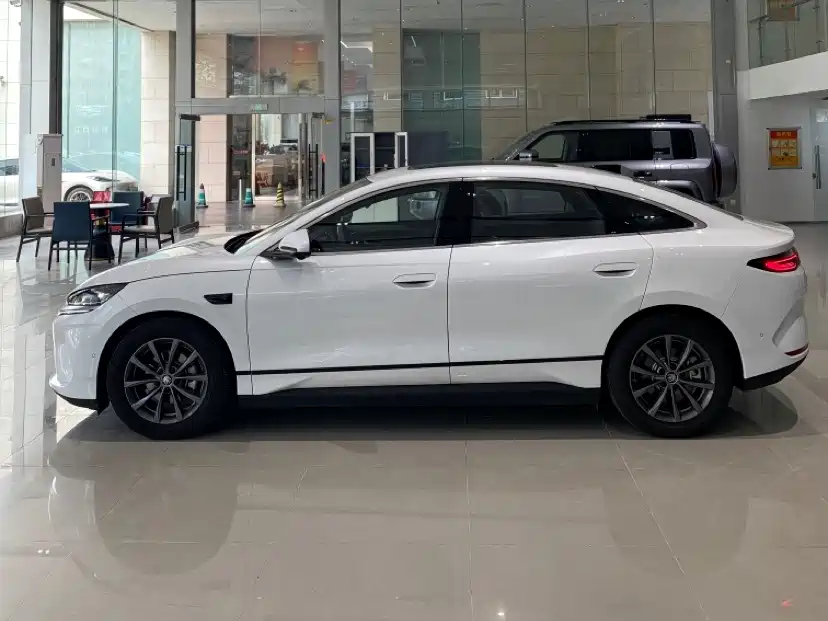 BYD Qin L 2025 — фото 3