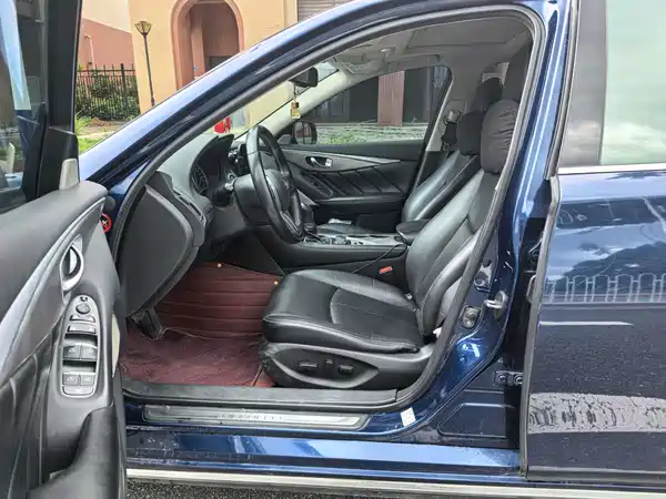Infiniti Q50L 2018