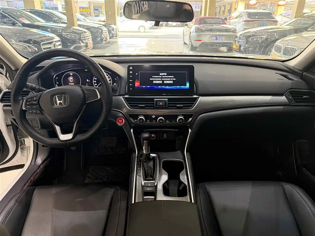 Honda Accord 2022 — фото 15
