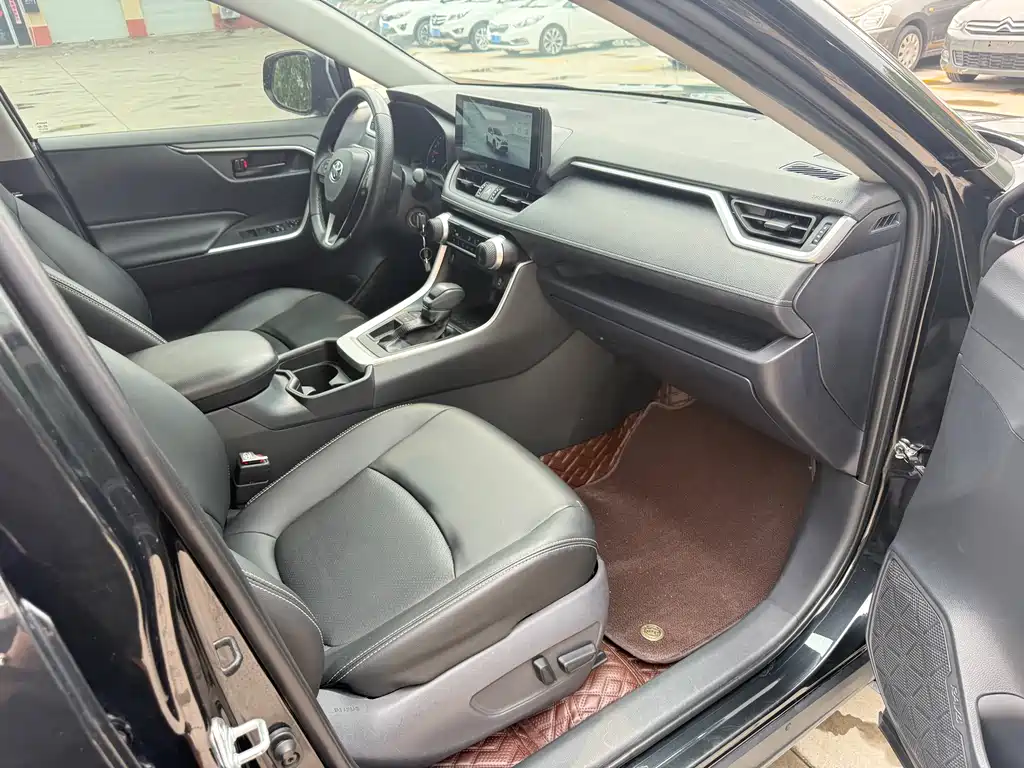 Toyota RAV4 2024