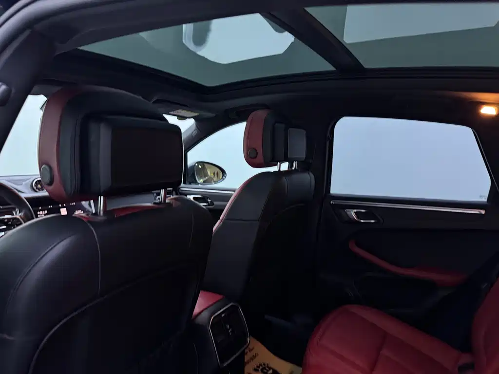 Porsche Macan 2021