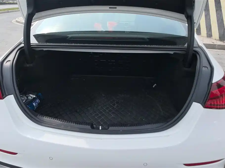 Mercedes-Benz C-Class 2022
