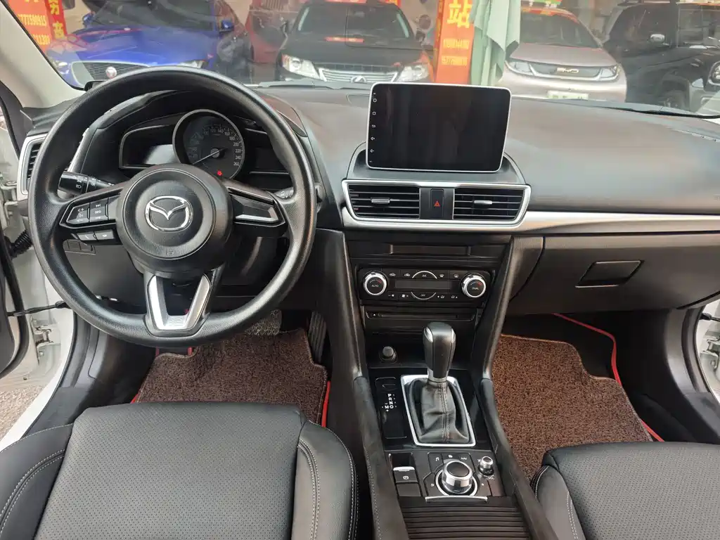 Mazda 3 Axela 2018 — фото 13