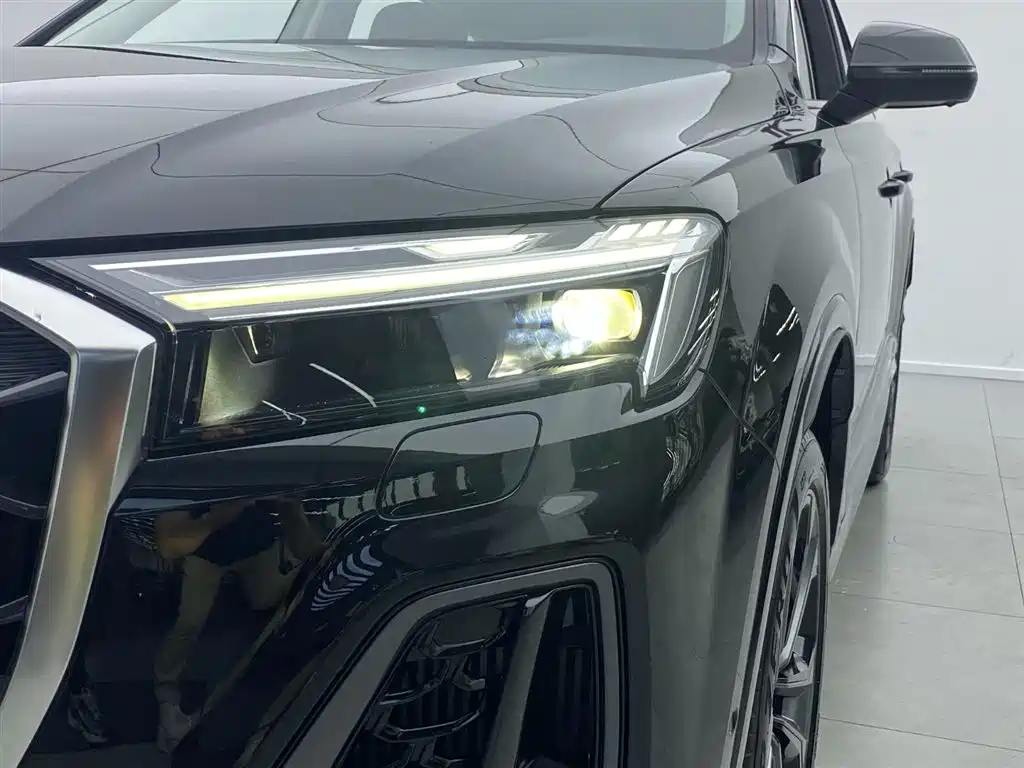 Audi Q7 2025 — фото 29