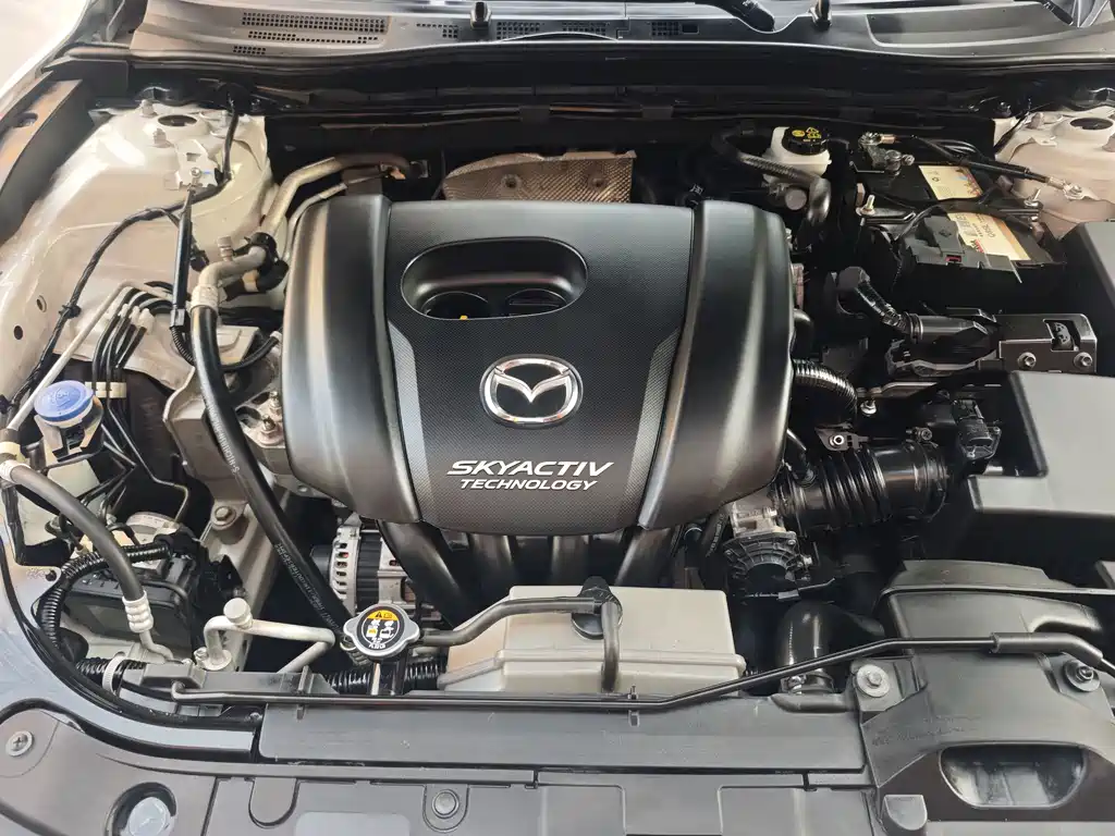 Mazda 3 Axela 2018 — фото 20