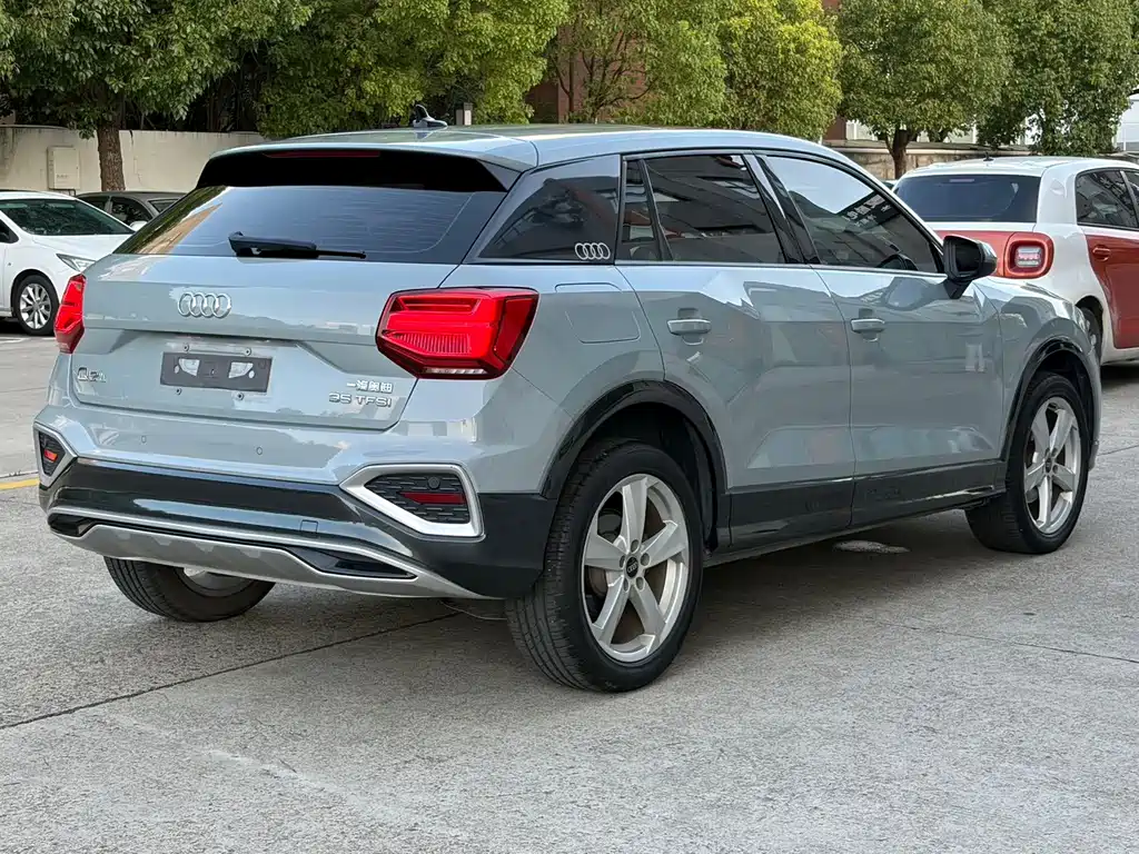 Audi Q2L 2023