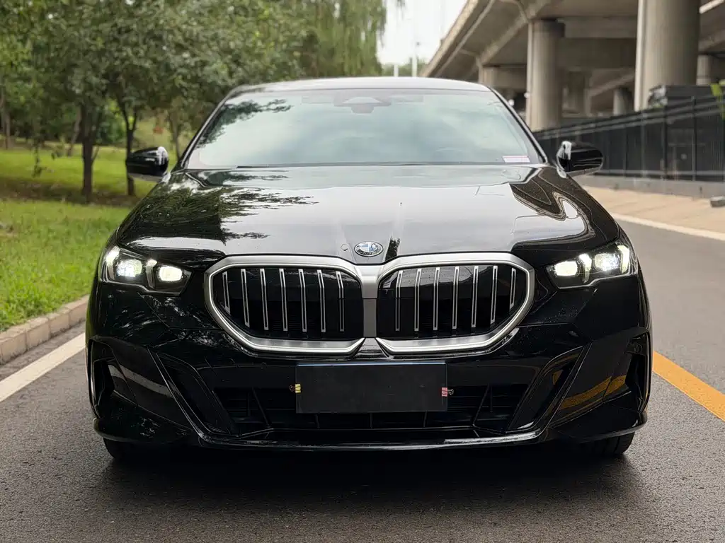 BMW 5 Series 2025