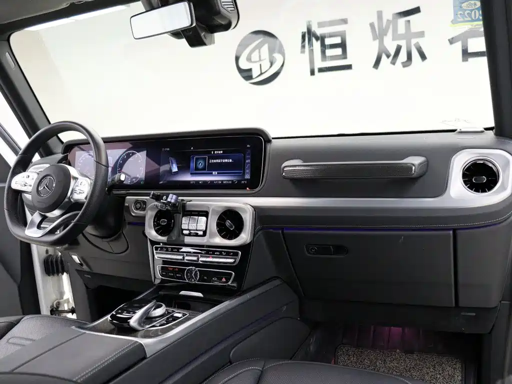 Mercedes-Benz G-Class 2020 — фото 24
