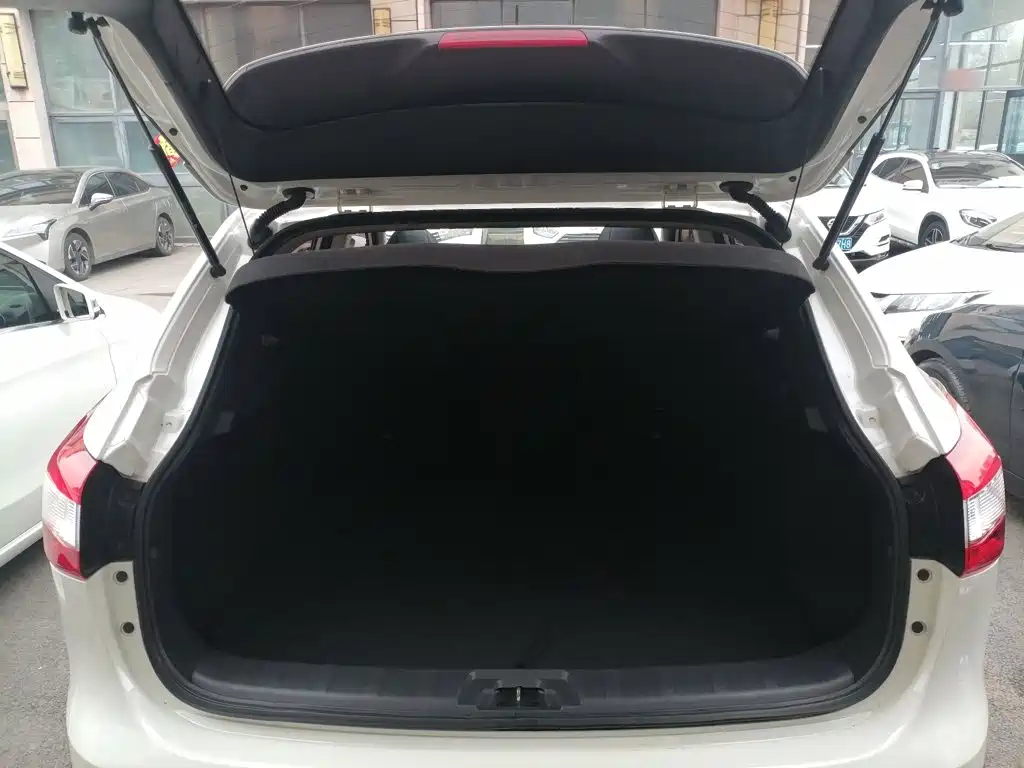 Nissan Qashqai 2016 — фото 15