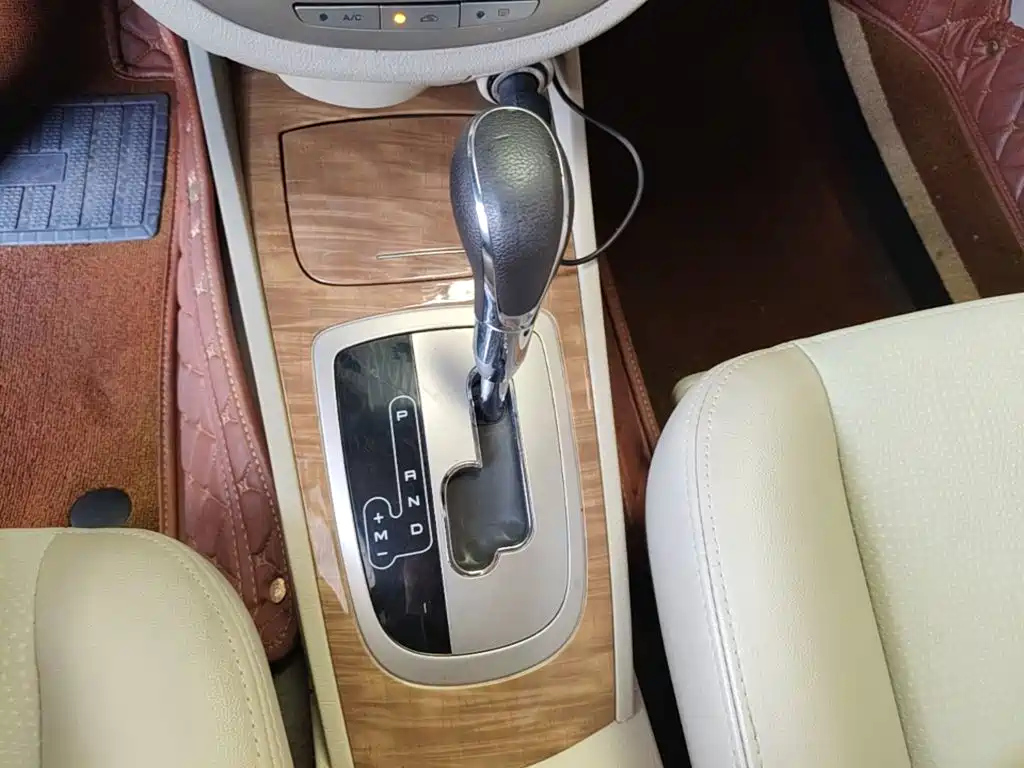 Buick Excelle 2015 — фото 14