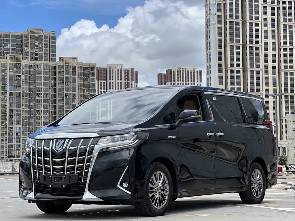 Toyota Alphard 2023 — фото 1