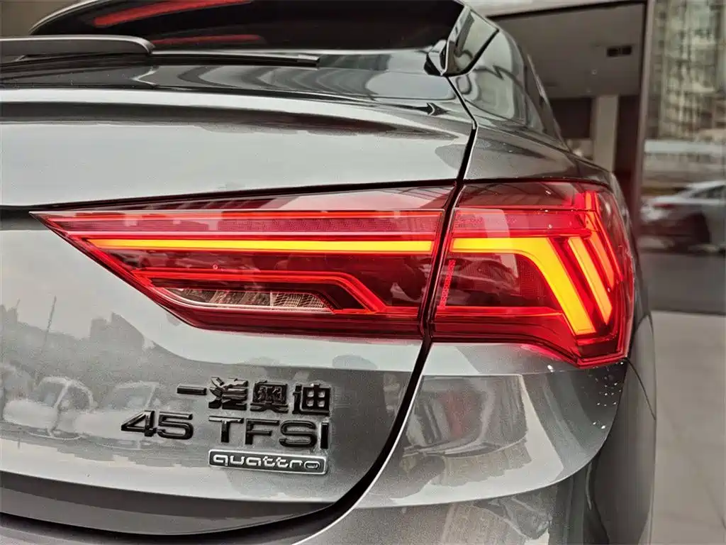 Audi Q3 Sportback 2023 — фото 14