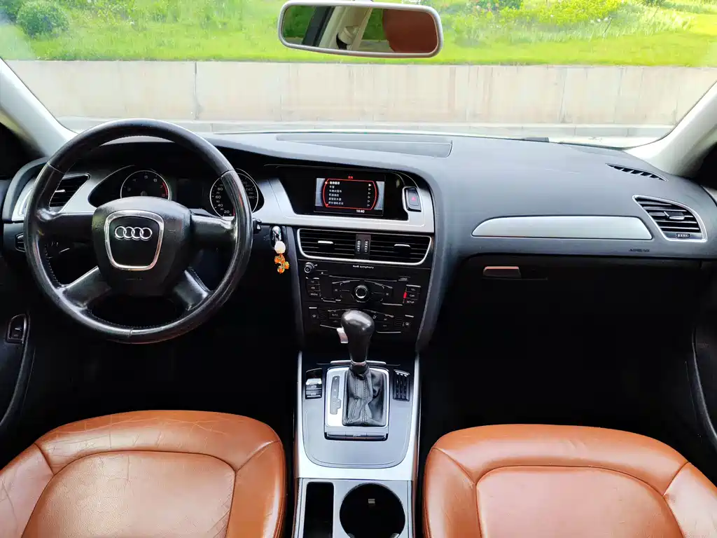 Audi A4L 2010 — фото 18