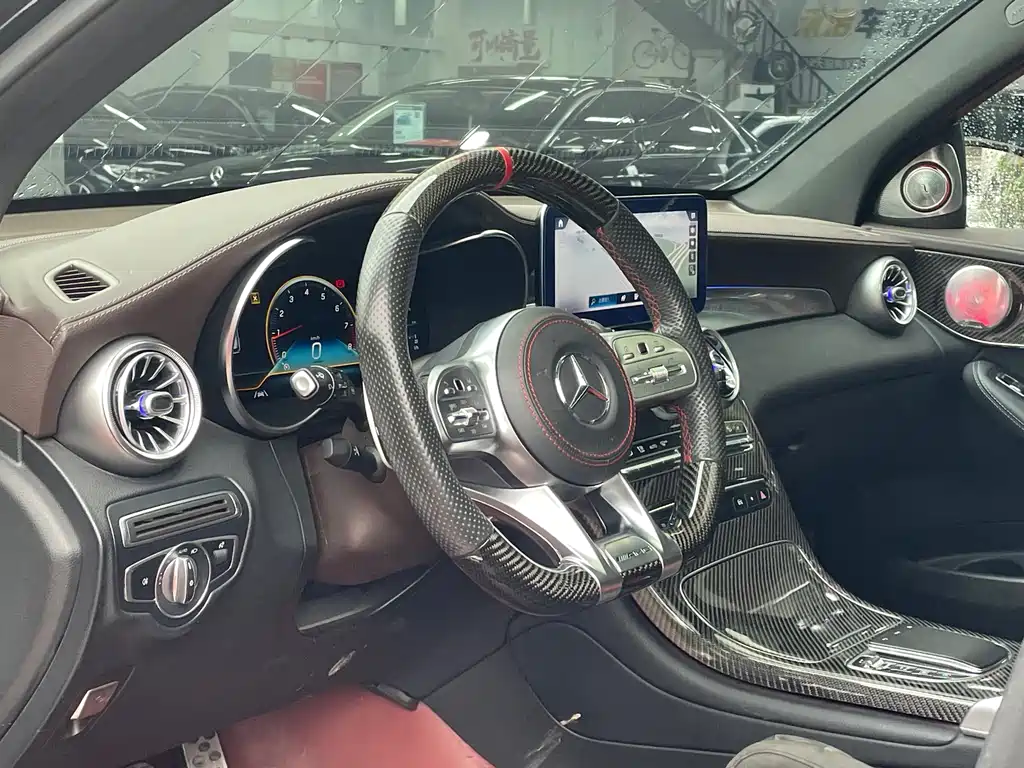 Mercedes-Benz GLC 2023