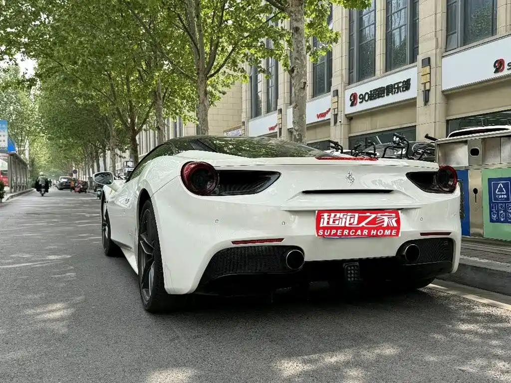 Ferrari 488 2018 — фото 2