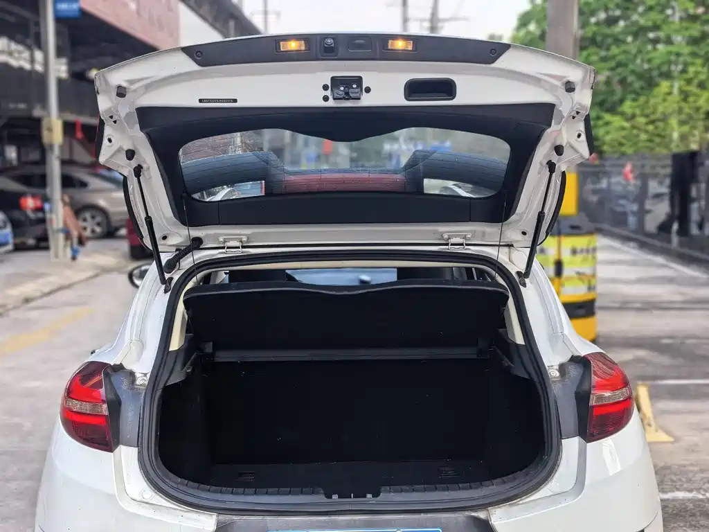 Geely Emgrand GS 2019 — фото 13
