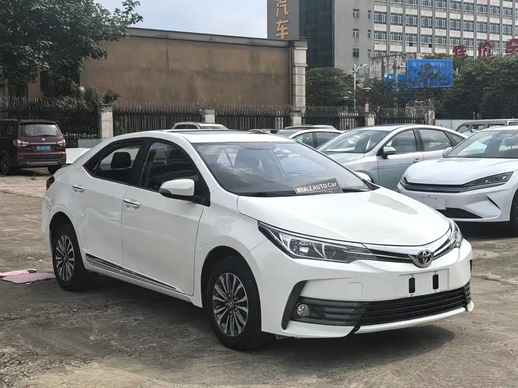 Toyota Corolla 2018 — фото 3