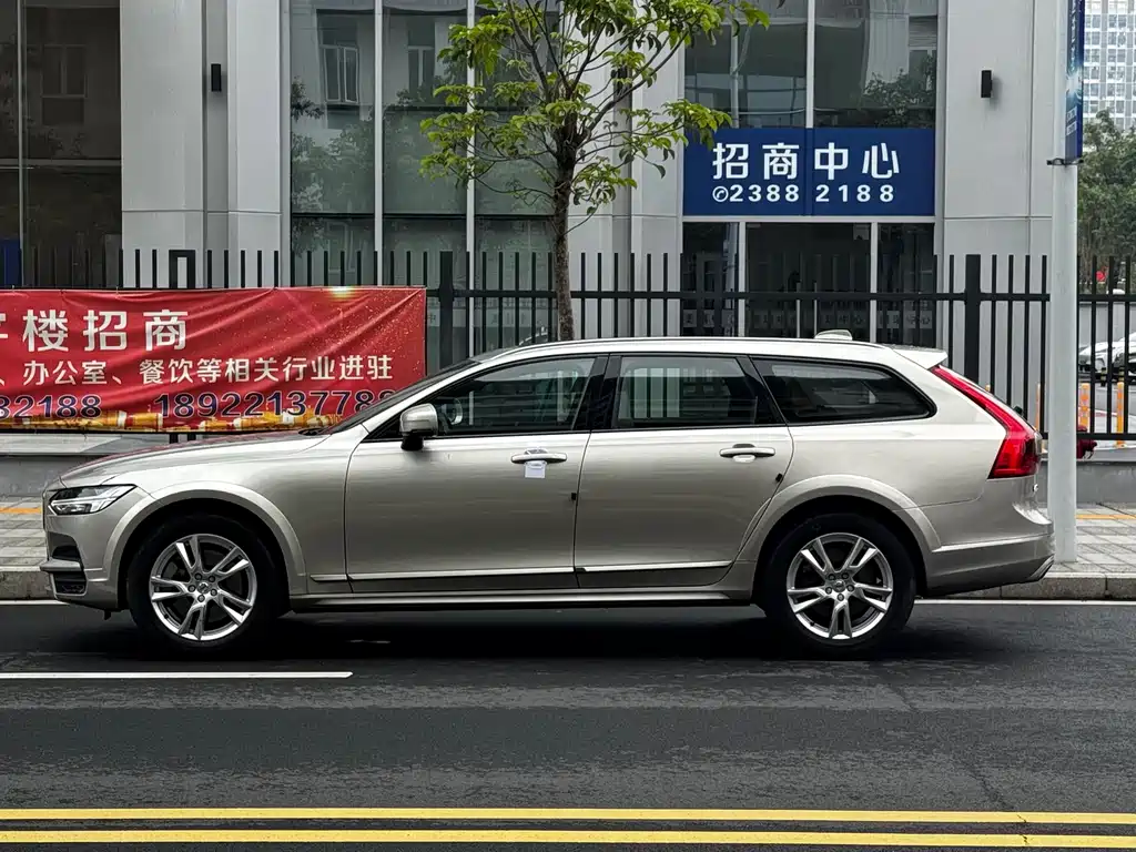 Volvo V90 2019 — фото 19