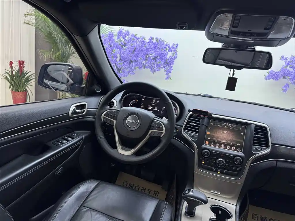 Jeep Grand Cherokee 2016 — фото 15
