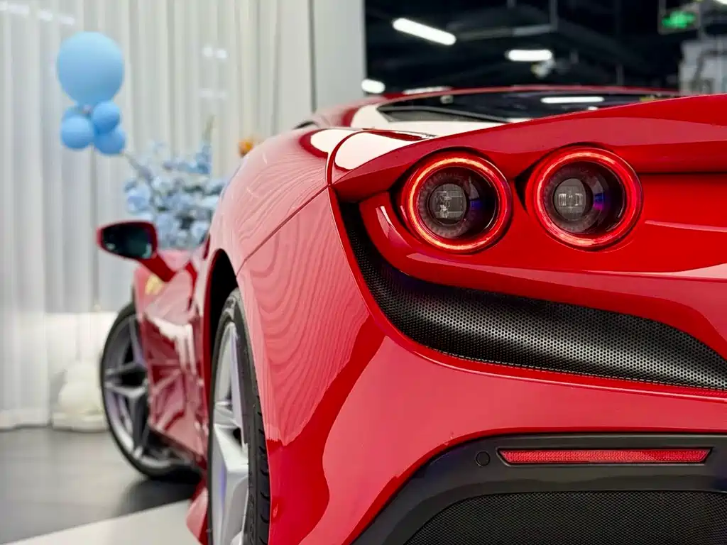 Ferrari F8 2023 — фото 8