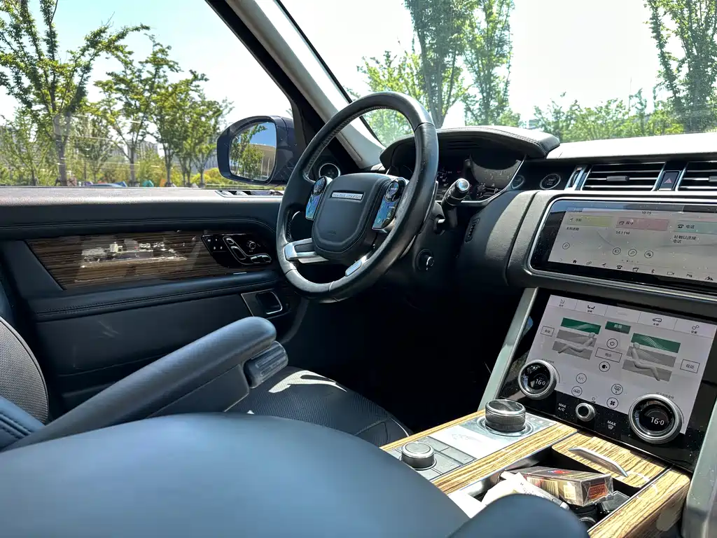 Land Rover Range Rover 2019 — фото 13