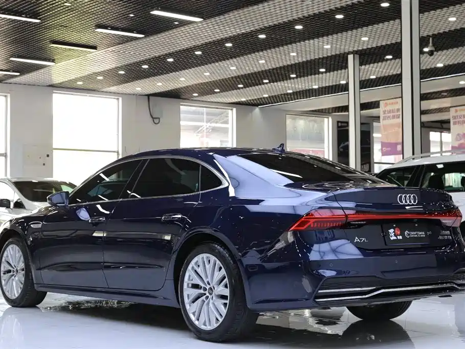 Audi A7L 2023 — фото 20