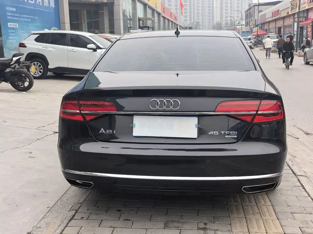 Audi A8 2015 — фото 16