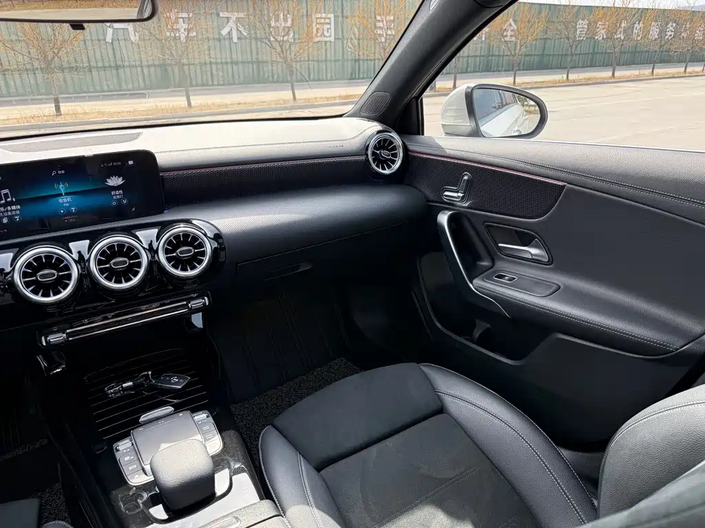 Mercedes-Benz A-Class 2021 — фото 30