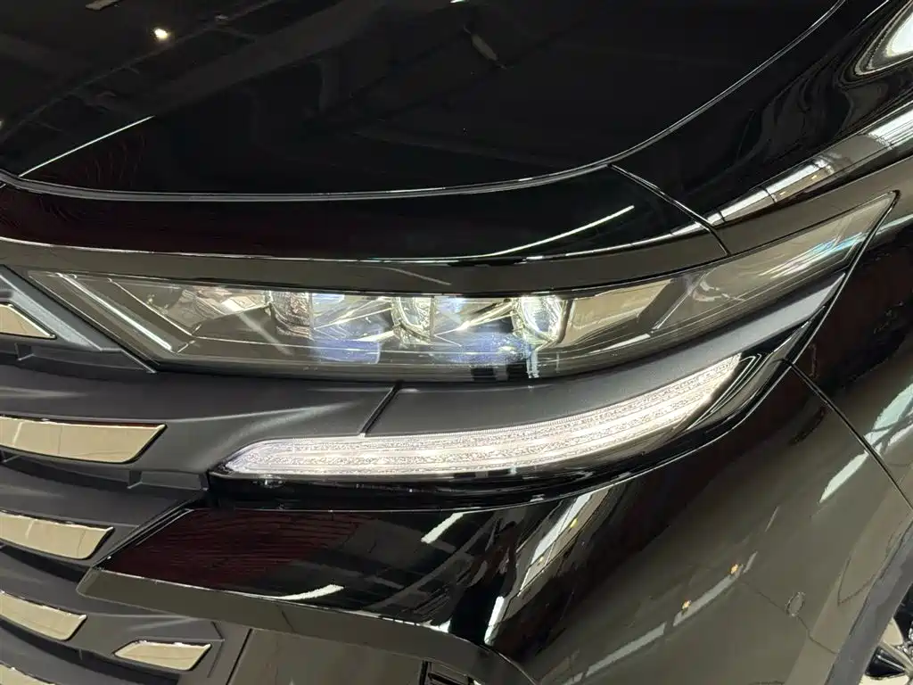 Toyota Vellfire 2025 — фото 6