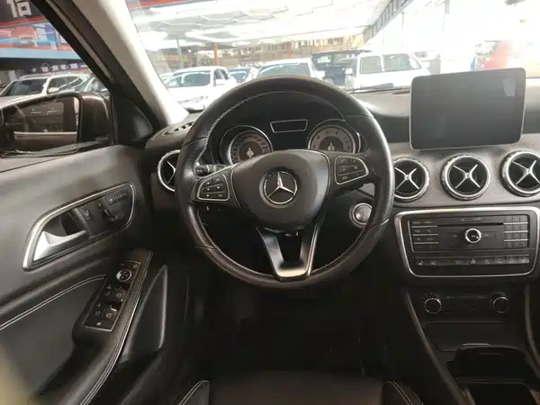 Mercedes-Benz GLA 2017