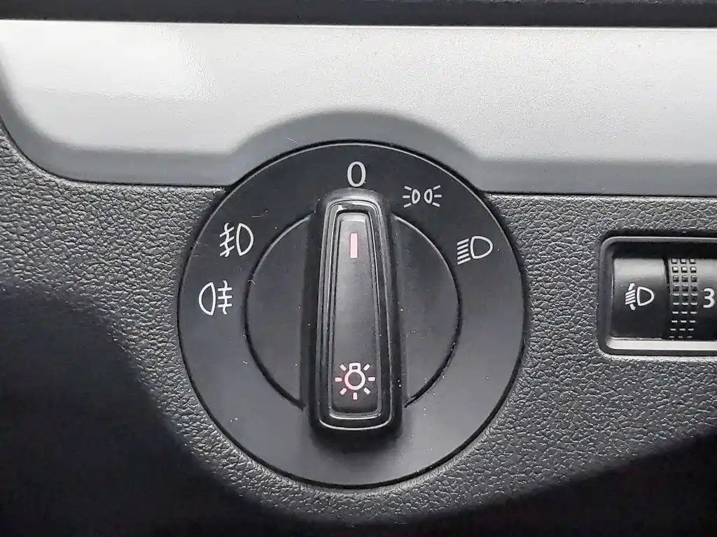Volkswagen Jetta 2016 — фото 21