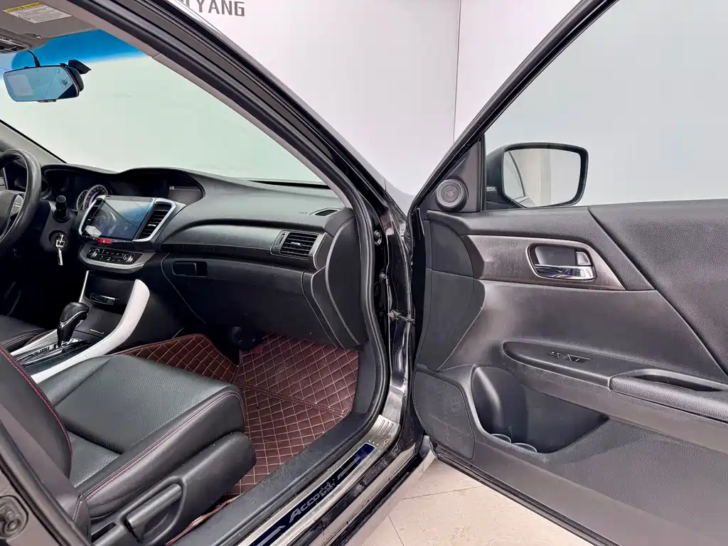 Honda Accord 2015 — фото 12