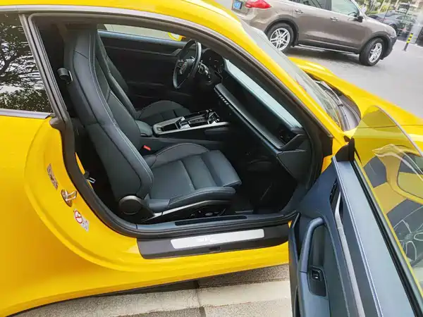 Porsche 911 2023