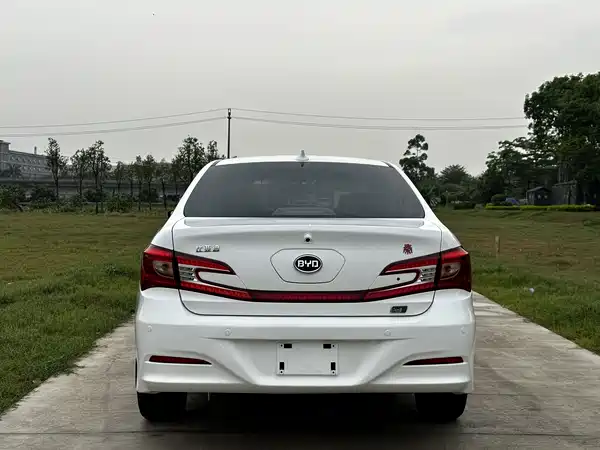 BYD Qin NEV 2015