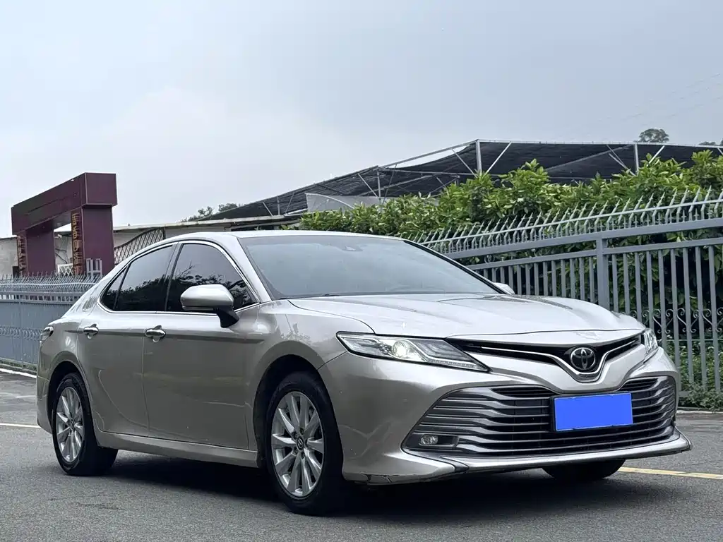Toyota Camry 2021 — фото 3