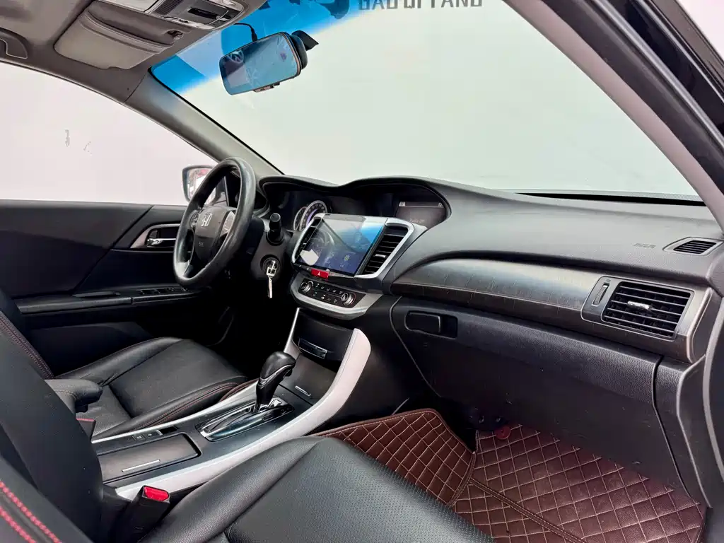 Honda Accord 2015 — фото 13