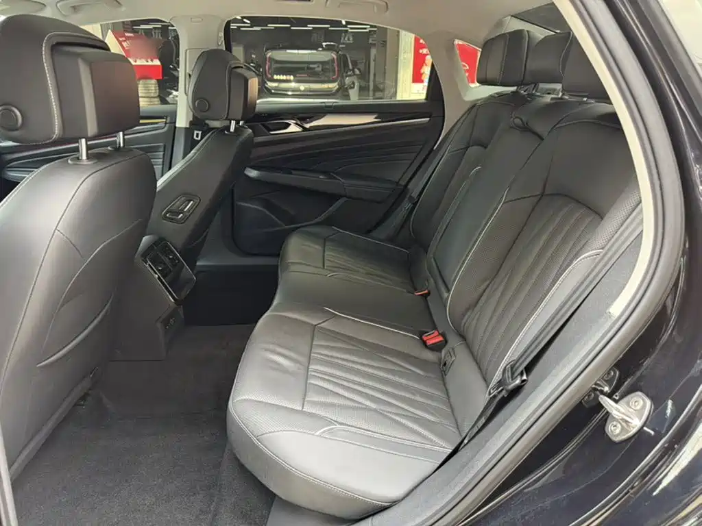 Volkswagen Passat 2023 — фото 15