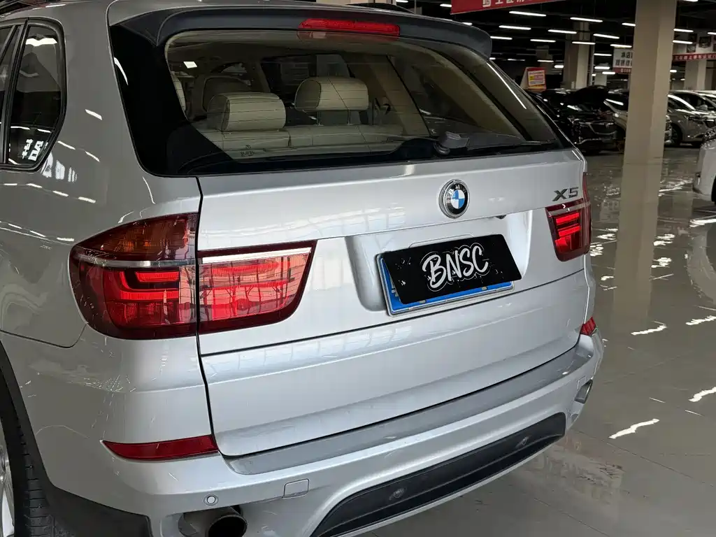 BMW X5 2010 — фото 14